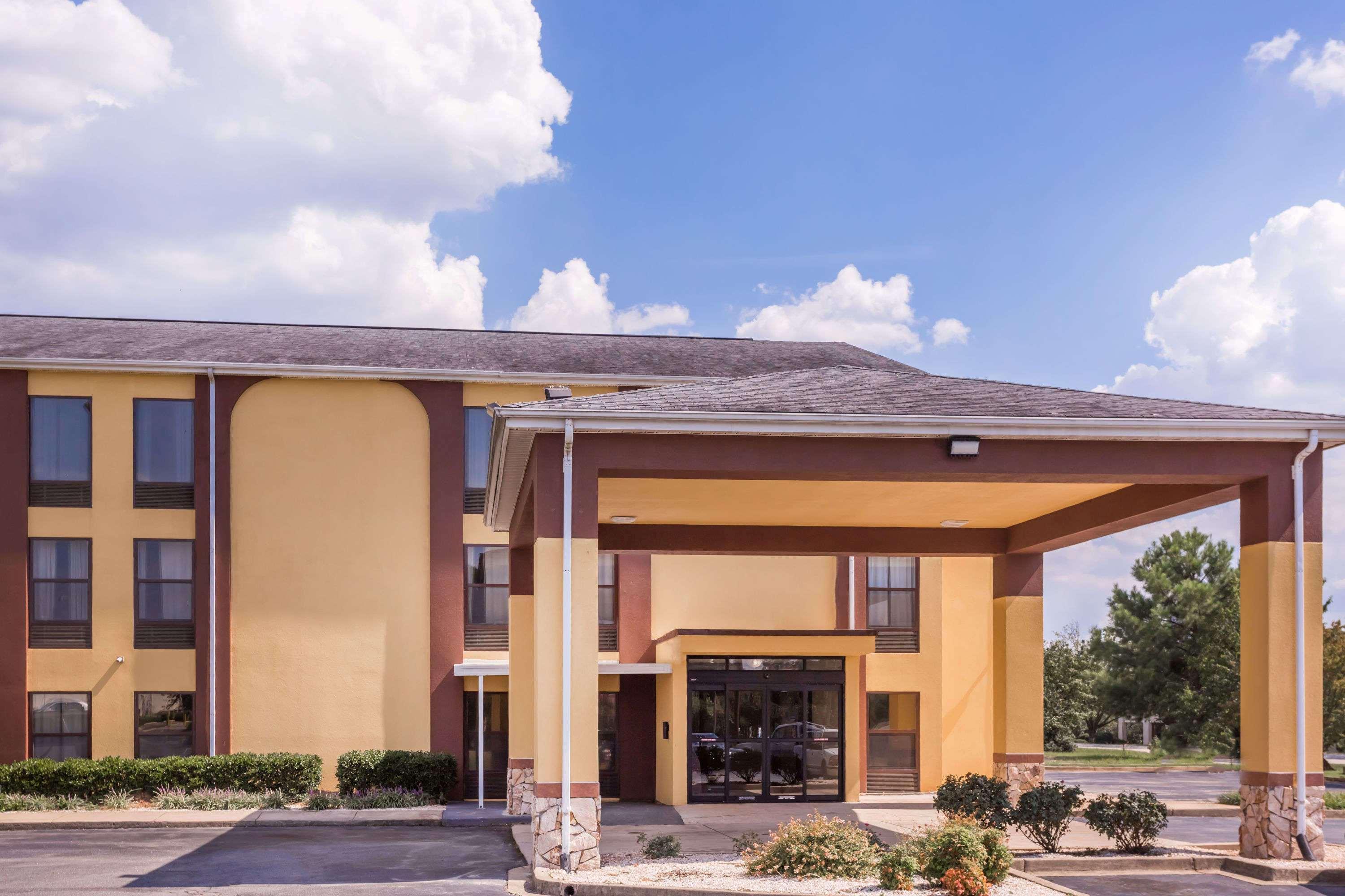 Howard Johnson By Wyndham Spartanburg Expo Center Exterior foto